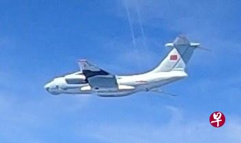 马国空军在其官方面簿专页发布中国军机入侵马国海域领空的照片。（路透社）