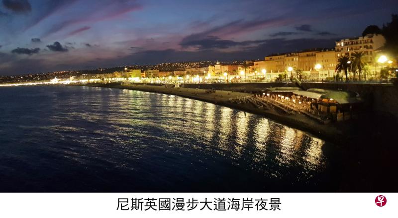 尼斯英国人漫步大道海岸夜景。