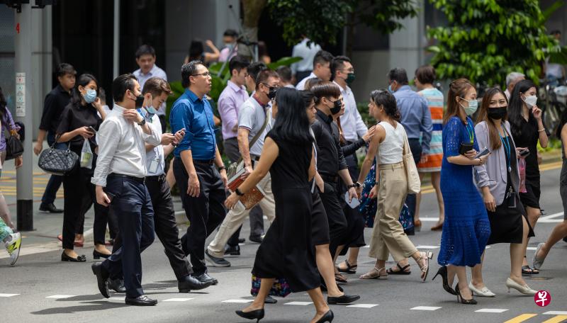 疫后经济复苏遇上人手不足，使得雇主及雇员无暇顾及培训，全国工资理事会对此表示关切。（关俊威摄）