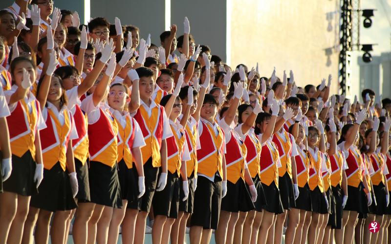 联合学校合唱团相隔五年后再次在国庆庆典上表演。（梁麒麟摄）