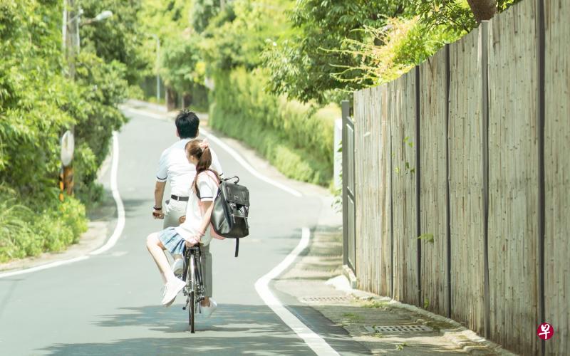 《一吻定情》在本地上映两周，票房91万2000元，成绩亮眼。（嘉华提供）