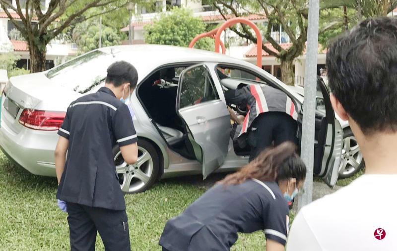 救护人员接报后到场。（读者提供）