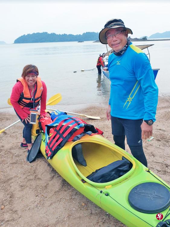 女商人潘玉珍（左）和退休律师陈永顺（右）本月8日在马来西亚丰盛港划独木舟时脱队失踪，潘玉珍遗体已寻获，陈永顺仍下落不明。（档案照）  