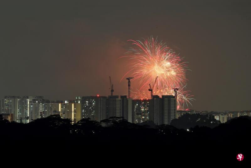 国庆日榜鹅烟火（档案照）