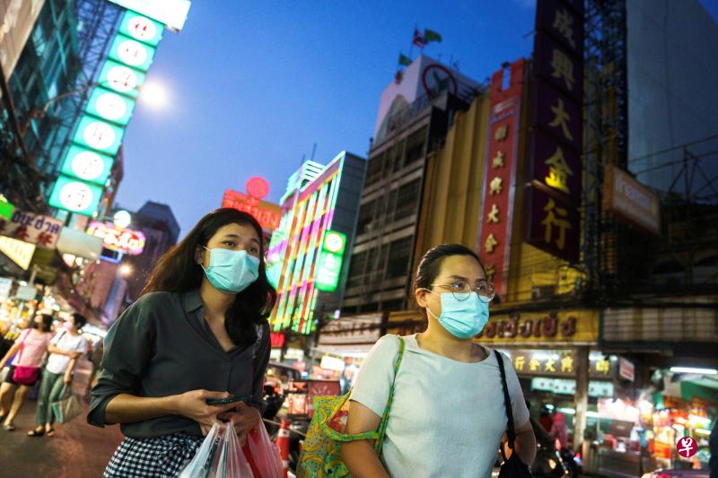 泰国周三（16日）过去24小时新增1万6462起冠病确诊病例和27起死亡病例。其中，泰国首都曼谷当天确诊病例2891起，仍居全国首位。（路透社） 