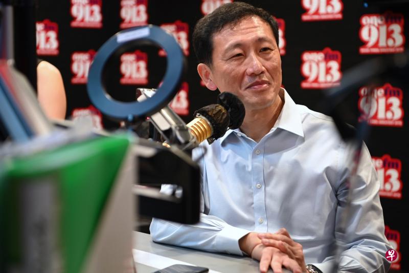 联合领导政府抗疫跨部门工作小组的王乙康3月30日作客ONE FM 91.3电台节目时，回应有关口罩条例的最新调整。（海峡时报） 