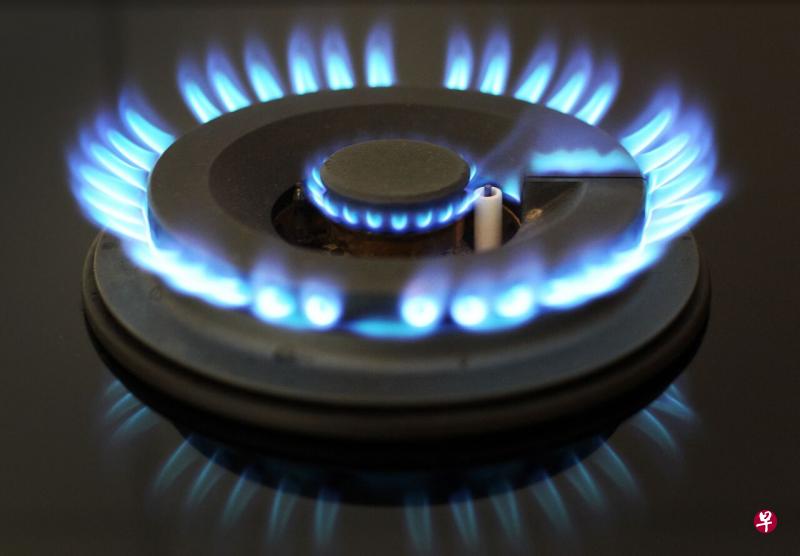 英国能源监管机构（Ofgem）办公室8月26日宣布将英国能源价格上限上调80%。（法新社） 