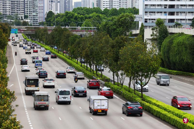 供应大众市场的中小型汽车（A组）拥车证成价一样呈上涨趋势，涨556元（0.6％），报8万6556元。（王彦燕摄） 