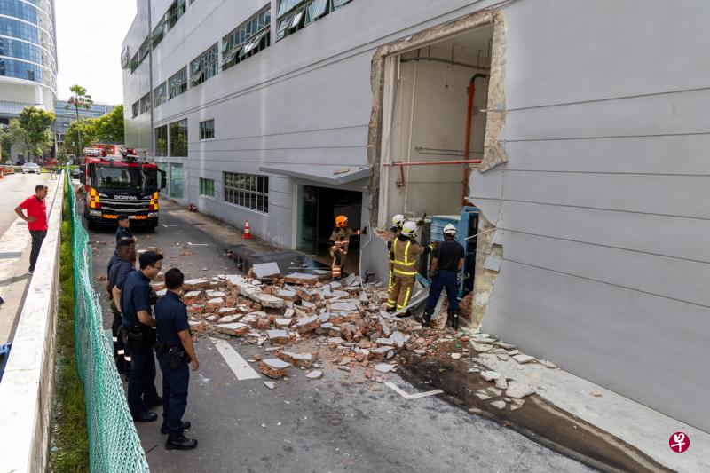 这起爆炸案发生在星期二（3月7日）早上9时左右，地点是乌美1路的奥迪服务中心。（张思庆摄） 